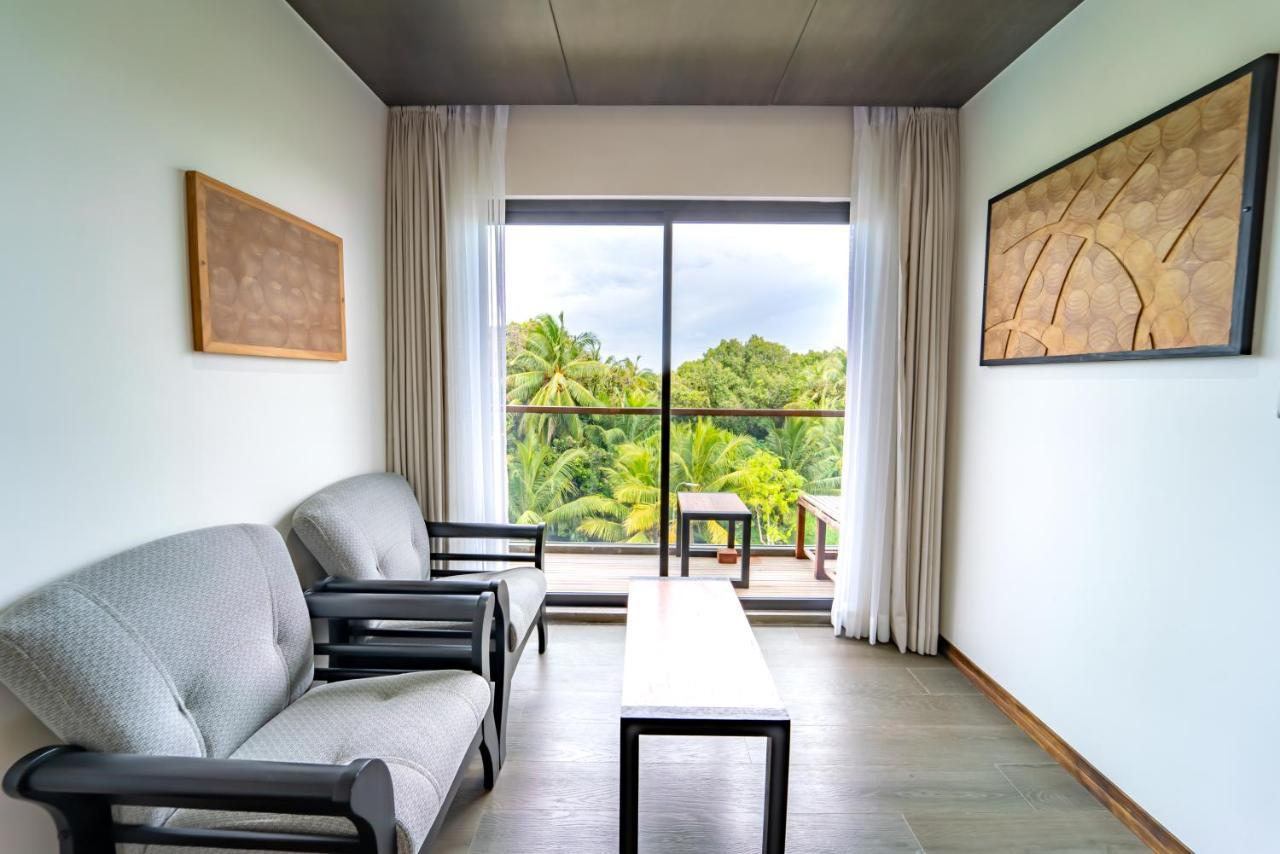 Ataraxis Grand And Spa Fuvahmulah ภายนอก รูปภาพ