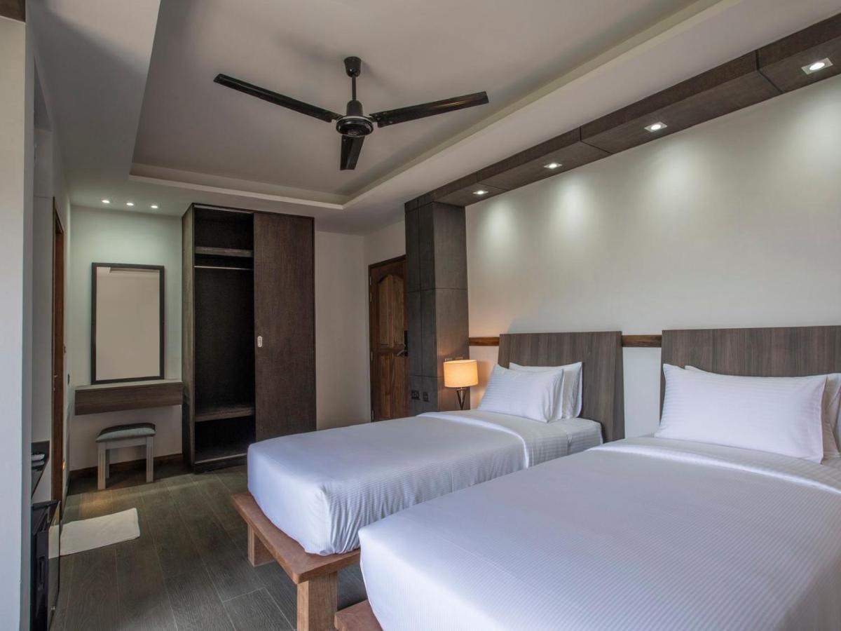 Ataraxis Grand And Spa Fuvahmulah ภายนอก รูปภาพ